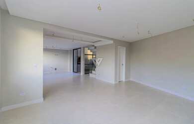 Imagem 2: Casa triplex - 216,00m² privativos - 04 suítes - 04 vagas - Mossunguê