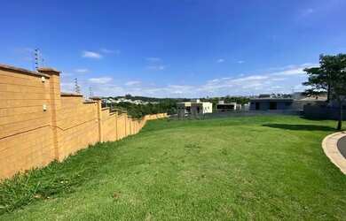 Imagem: O terreno possui 1.116m² de Área e está localizado em Alphaville