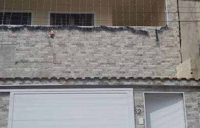 Imagem: A casa possui 3 Dormitórios, 3 Banheiros, 1 Vaga na garagem