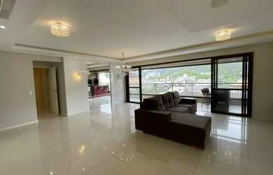 Imagem: O apartamento possui 4 Dormitórios, 5 Banheiros, 3 Vagas na