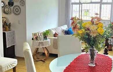 Imagem: O apartamento possui 3 Dormitórios, 1 Banheiro, 1 Vaga na garagem