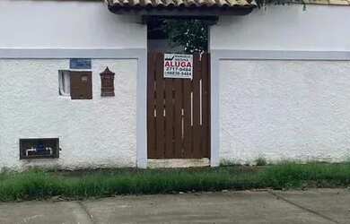 Imagem: A casa possui 3 Dormitórios, 2 Banheiros, 3 Vagas na garagem