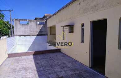 Imagem: A casa possui 5 Dormitórios, 2 Banheiros, 2 Vagas na garagem