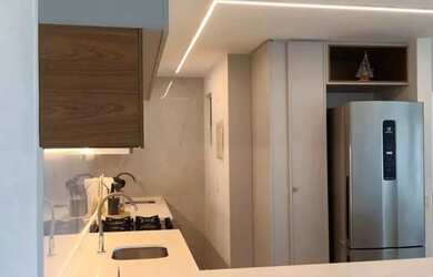 Imagem: O apartamento possui 2 Dormitórios, 1 Banheiro, 1 Vaga na garagem