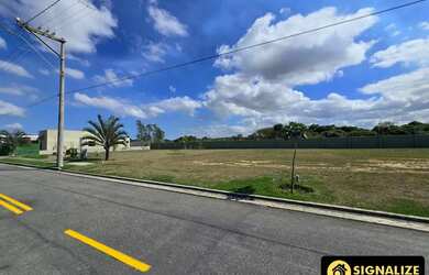 Imagem: O terreno possui 405m² de Área e está localizado em Peró