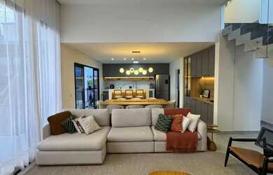 Imagem 12: Vendo Excelente Casa duplex - Localizada no condomínio Alphaville Rio...