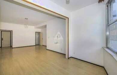 Imagem: O apartamento possui 3 Dormitórios, 1 Banheiro, 1 Vaga na garagem