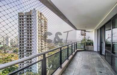 Imagem: O apartamento possui 4 Dormitórios, 5 Banheiros, 3 Vagas na