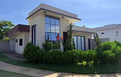 Imagem: A casa em condomínio possui 3 Dormitórios, 3 Banheiros, 2