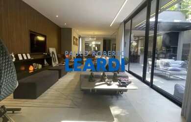 Imagem: A casa em condomínio possui 3 Dormitórios, 3 Banheiros, 3