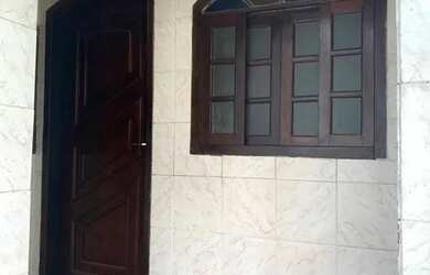 Imagem: A casa possui 2 Dormitórios, 1 Banheiro e está localizado