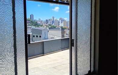 Imagem: O apartamento na cobertura possui 3 Dormitórios, 2 Banheiros