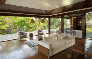 Imagem: A casa em condomínio possui 5 Dormitórios, 5 Banheiros, 5