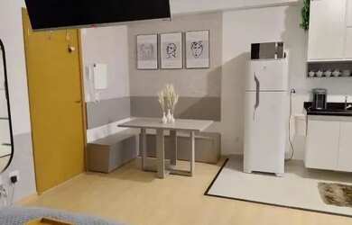 Imagem: O apartamento possui 1 Dormitório, 1 Banheiro, 1 Vaga na garagem