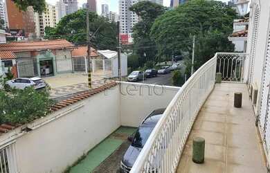 Imagem: A casa possui 4 Dormitórios, 5 Banheiros, 300m² de Área e