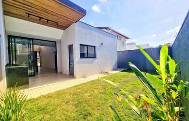 Imagem: A casa em condomínio possui 3 Dormitórios, 3 Banheiros, 4