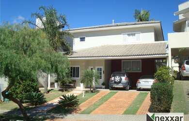 Imagem: A casa em condomínio possui 4 Dormitórios, 5 Banheiros, 2