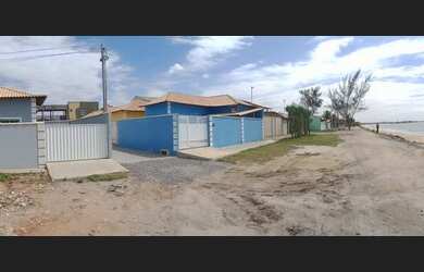 Imagem: A casa possui 1 Dormitório, 1 Banheiro, 1 Vaga na garagem