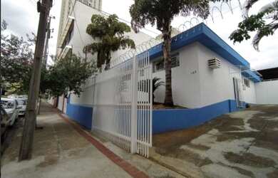 Imagem: O depósito possui 5 Vagas na garagem, 400m² de Área e está