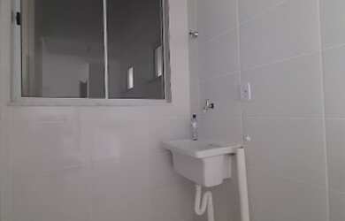 Imagem 11: Alugo no bairro Teixeiras apto 02 quartos primeira locação 650,00 taxas