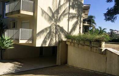 Imagem: A casa em condomínio possui 4 Dormitórios, 5 Banheiros, 4