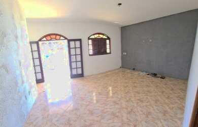 Imagem: A casa está localizado em Cidade Praiana, Rio Das Ostras à