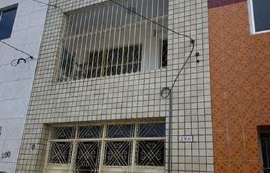 Imagem: A casa possui 3 Dormitórios, 5 Banheiros, 125m² de Área e