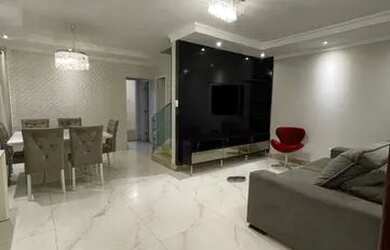 Imagem: A casa em condomínio e possui 4 Dormitórios, Suítes, 4 Banheiros