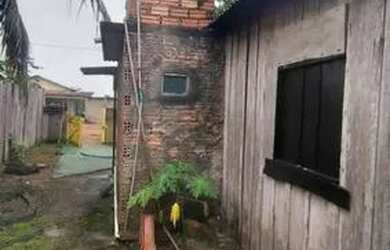 Imagem: A casa possui 2 Dormitórios, 1 Banheiro e está localizado