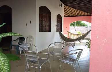 Imagem: A casa possui 3 Dormitórios, 3 Banheiros, 3 Vagas na garagem