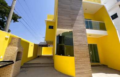 Imagem: A casa possui 3 Dormitórios, 3 Banheiros, 2 Vagas na garagem