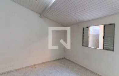 Imagem: A casa possui 1 Dormitório, 1 Banheiro, 30m² de Área e está