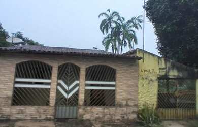 Imagem: A casa possui 3 Dormitórios, 1 Banheiro e está localizado