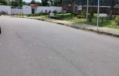 Imagem: A casa possui 3 Dormitórios, 2 Banheiros e 1 Vaga na garagem