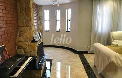 Imagem: A casa possui 3 Dormitórios, 4 Banheiros, 3 Vagas na garagem