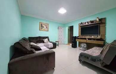 Imagem: A casa à venda possui 3 Dormitórios, 2 Banheiros e 78m² de