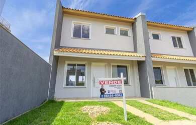 Imagem: A casa possui 3 Dormitórios, 3 Banheiros, 1 Vaga na garagem