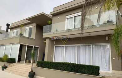 Imagem: A casa em condomínio possui 4 Dormitórios, 5 Banheiros, 5