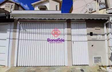 Imagem: A casa possui 4 Dormitórios, 2 Banheiros, 2 Vagas na garagem