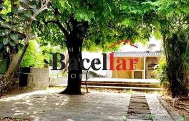 Imagem 1: DUAS CASAS REFORMADAS MARAVILHOSO QUINTAL PISCINA E CHURRASQUEIRA