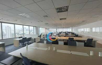 Imagem: O depósito possui 5 Vagas na garagem, 2.976m² de Área e