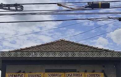 Imagem: A casa possui 5 Dormitórios, 5 Banheiros, 4 Vagas na garagem