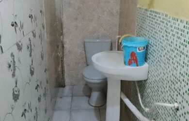 Imagem: A casa possui 1 Dormitório, 1 Banheiro, 1 Vaga na garagem e