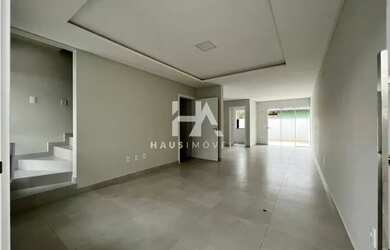 Imagem: A casa possui 3 Dormitórios, 3 Banheiros, 1 Vaga na garagem