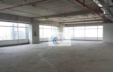 Imagem: O depósito possui 5 Vagas na garagem, 1.681m² de Área e