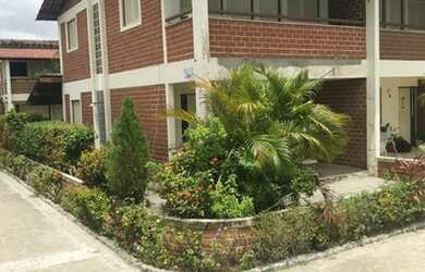 Imagem: A casa em condomínio possui 4 Dormitórios, 3 Banheiros, 1