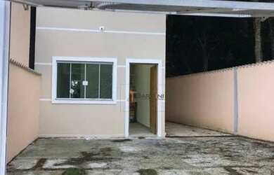 Imagem: A casa possui 2 Dormitórios, 2 Banheiros, 3 Vagas na garagem