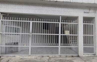 Imagem: A casa possui 2 Dormitórios, 1 Banheiro, 1 Vaga na garagem