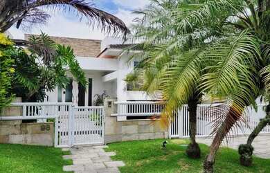 Imagem: A casa em condomínio à venda possui 4 Dormitórios, 3 Banheiros