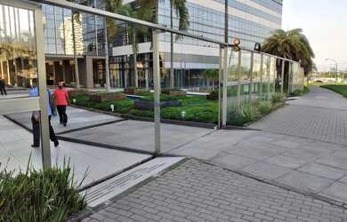 Imagem: O depósito possui 2 Vagas na garagem, 60m² de Área e está